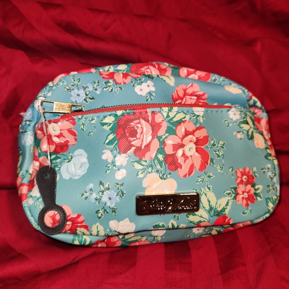 NEW The Pioneer Women Vintage floral cosmetic bag - Picture 1 of 7